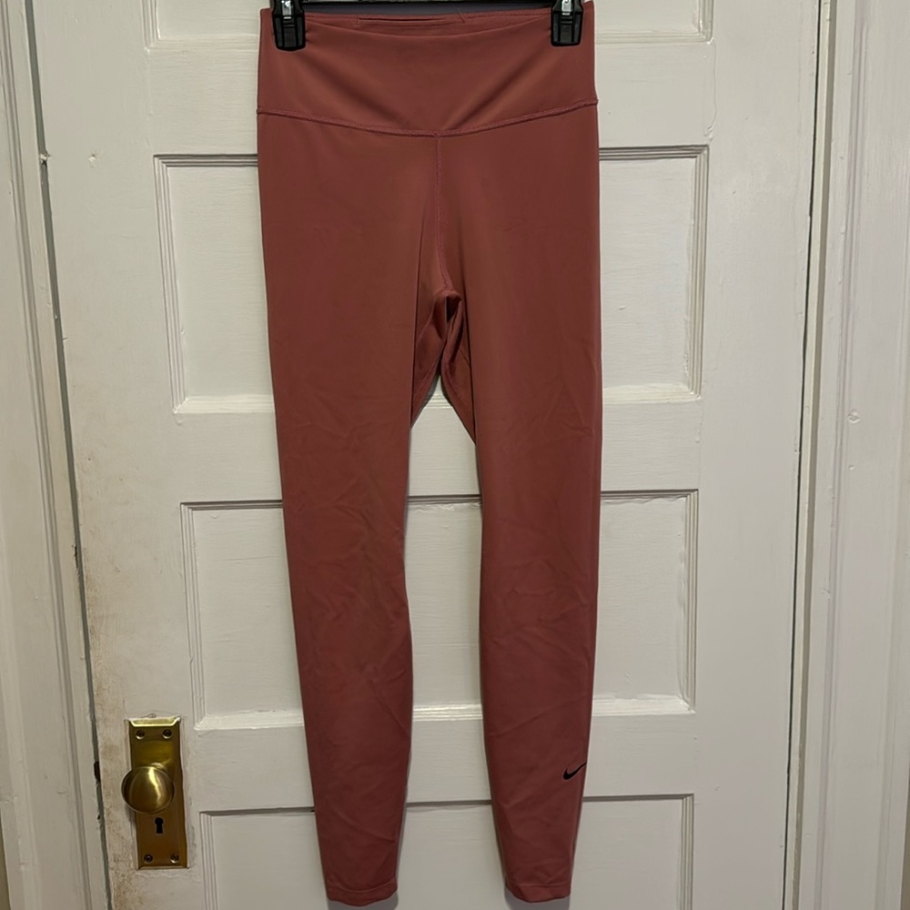 Pink Nike leggings
